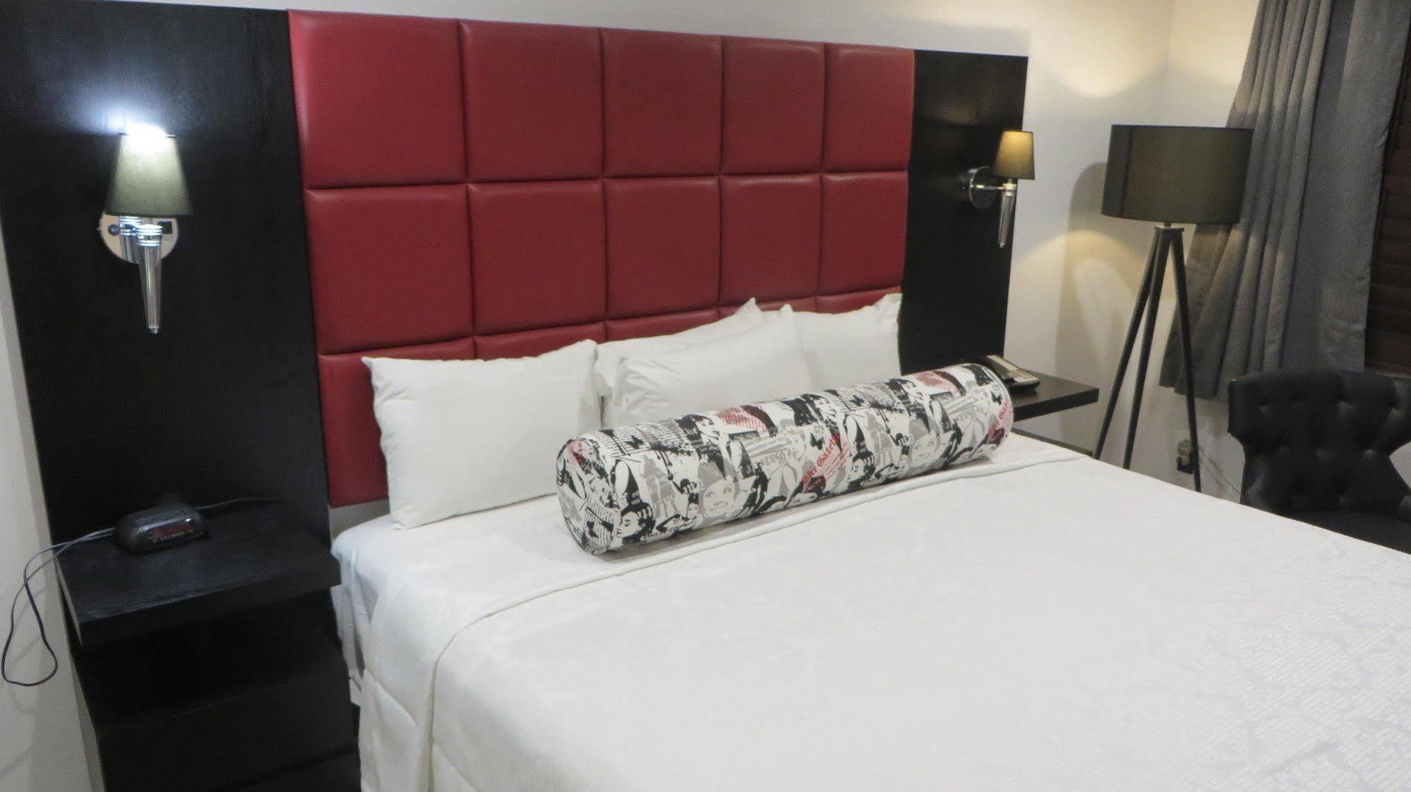 Legend Hollywood Motel 2*